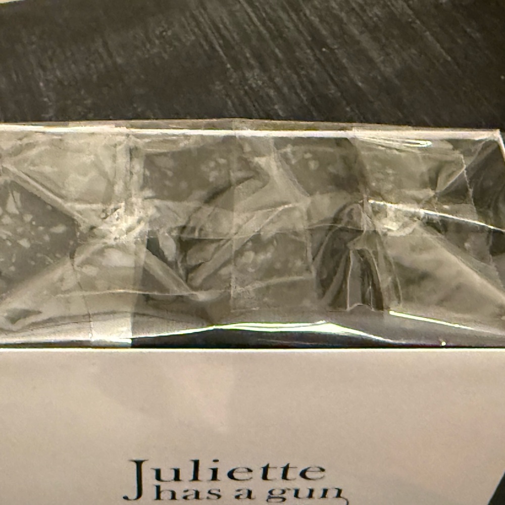 Juliette Has a Gun Lipstick Fever Eau de Parfum — 100 ML - Picture 9 of 11